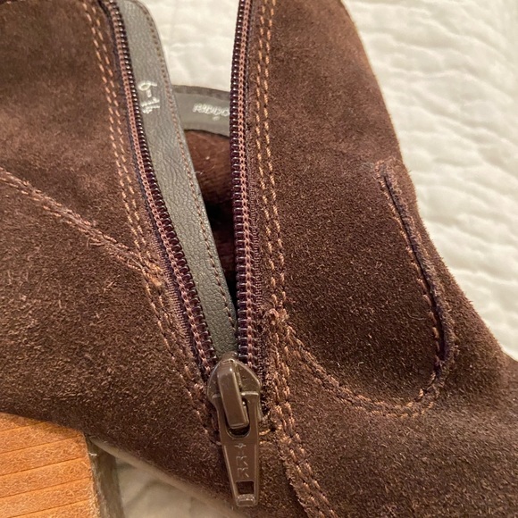 Steve Madden booties - brown suede - Picture 8 of 10